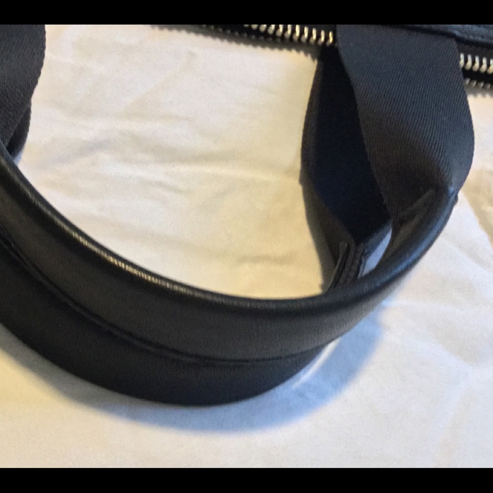 Coach Men's crossbody leather Bag - Picture 7 of 9